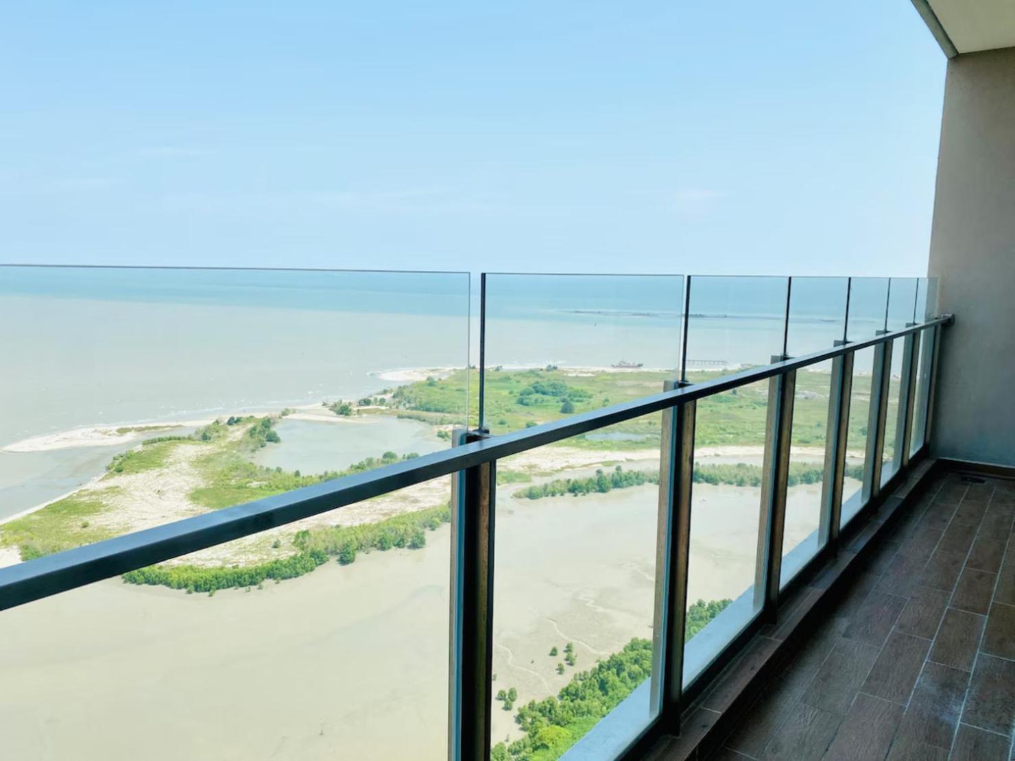 Silverscape Seaview Residence Melaka Bagian luar foto
