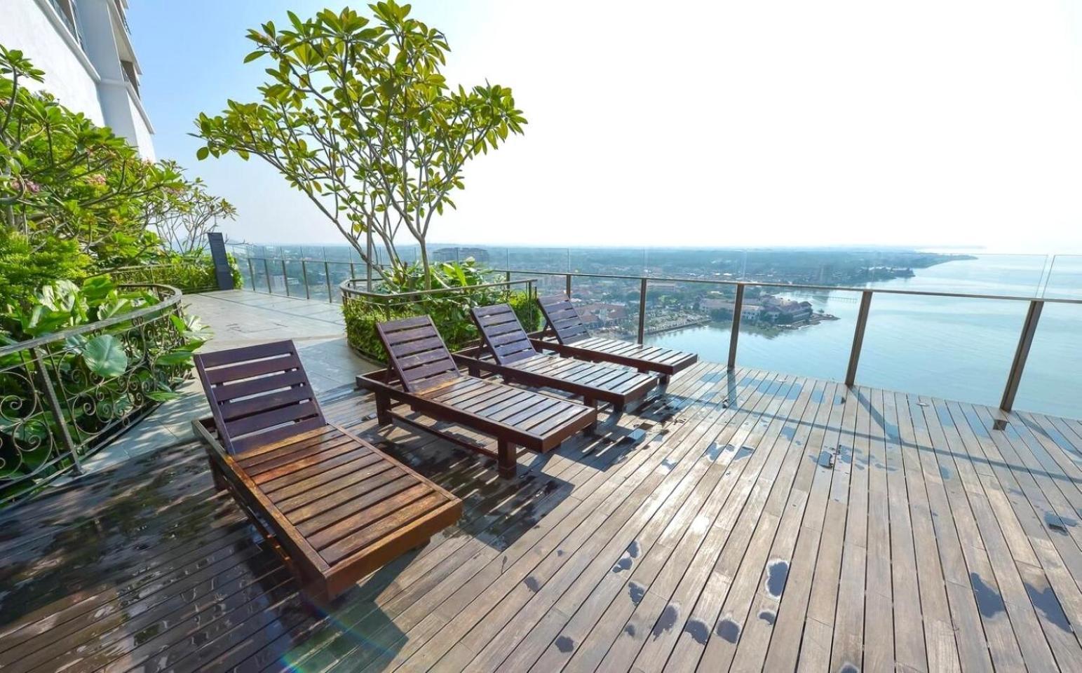 Silverscape Seaview Residence Melaka Bagian luar foto
