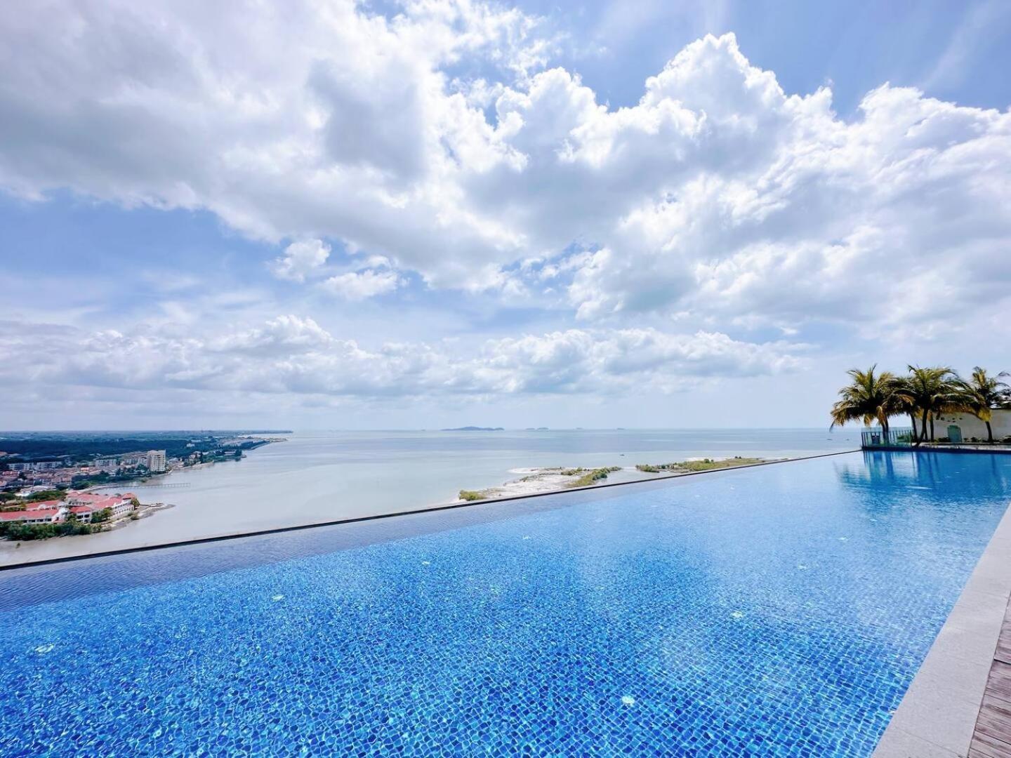 Silverscape Seaview Residence Melaka Bagian luar foto