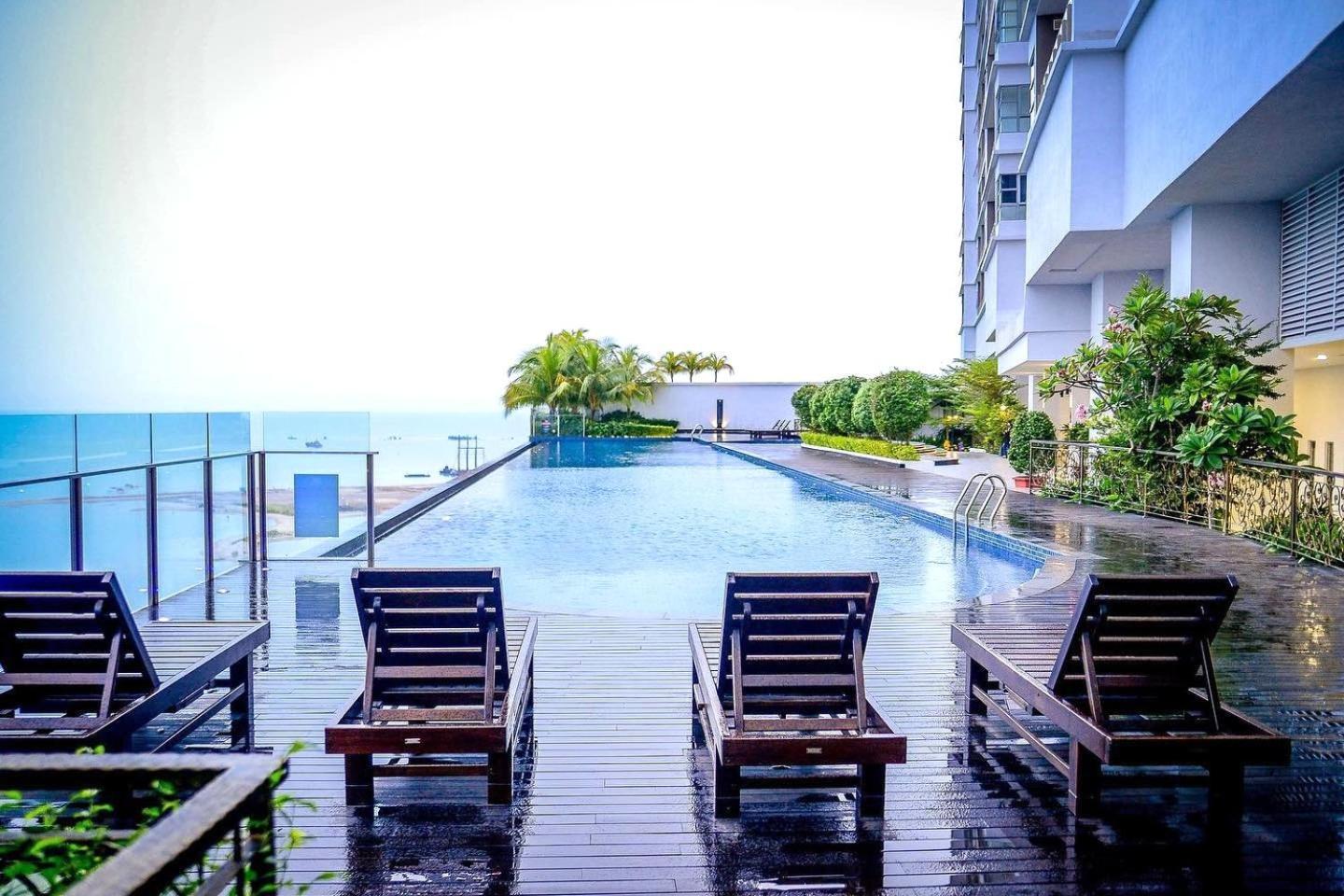 Silverscape Seaview Residence Melaka Bagian luar foto